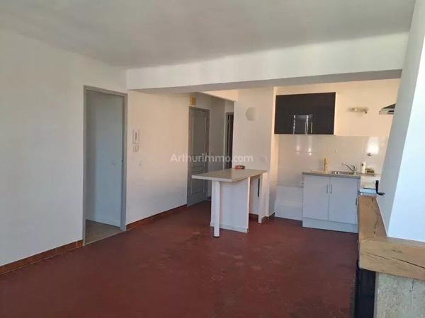 Location                                                      Appartement
                        
                     3 pièces                      52 m2                     à Salernes