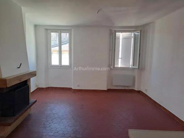 Location                                                      Appartement
                        
                     3 pièces                      52 m2                     à Salernes