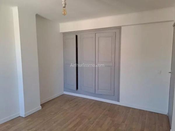 Location                                                      Appartement
                        
                     3 pièces                      52 m2                     à Salernes