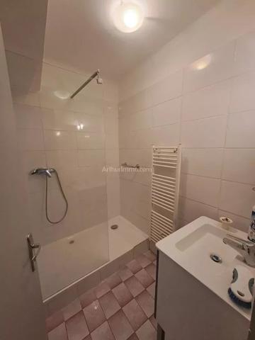 Location                                                      Appartement
                        
                     3 pièces                      52 m2                     à Salernes