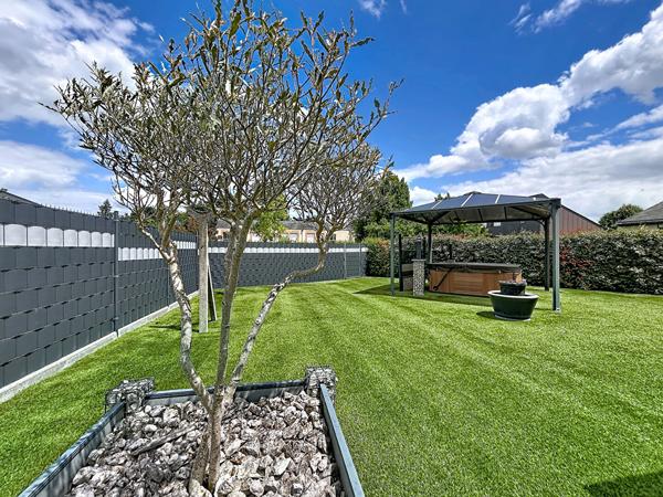 ST BARTHÉLEMY MAISON NON MITOYENNE 3 CHAMBRES EN RDC JARDIN GARAGE GRENIERS Saint barthelemy d anjou