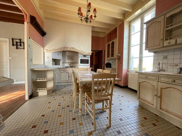 Maison 7 pièce(s) - 4 chambres - Les Velluire sur Vendée