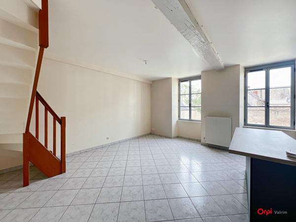 Appartement à louer    3 pièces • 50,12 m2 Toury