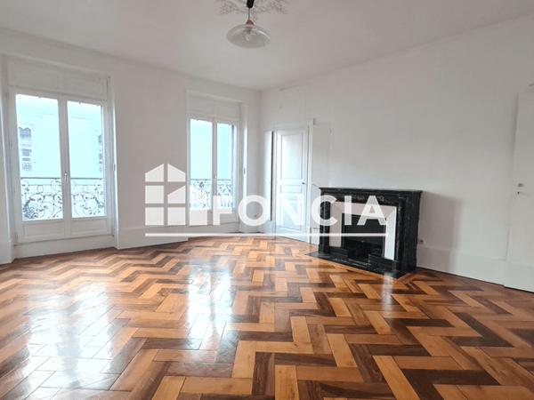 Location Appartement 4 pièces 135.38 m² - 21 RUE SAINT JACQUES Grenoble 38000
