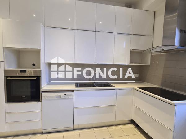 Location Appartement 4 pièces 135.38 m² - 21 RUE SAINT JACQUES Grenoble 38000