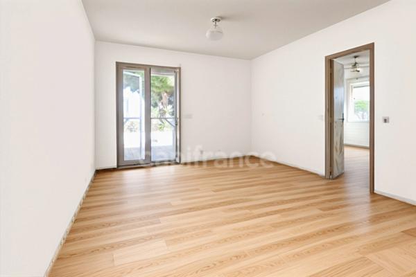 GARD (30) LE GRAU DU ROI (30340) à vendre Appartement 2 pièces de 36 m 2 avec petite vue Mer à rafraîchir.