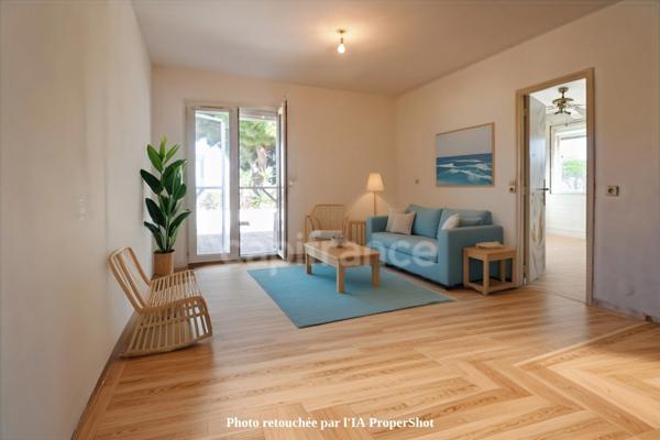 GARD (30) LE GRAU DU ROI (30340) à vendre Appartement 2 pièces de 36 m 2 avec petite vue Mer à rafraîchir.