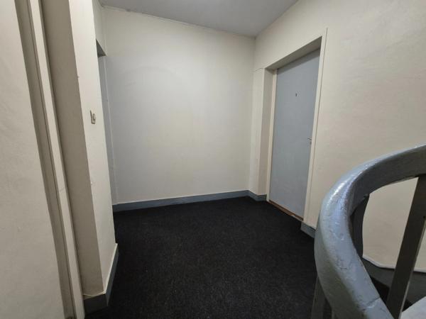 Appartement T2 en résidence sécurisée, face Hôtel de Ville, proche tous commerces et transport.