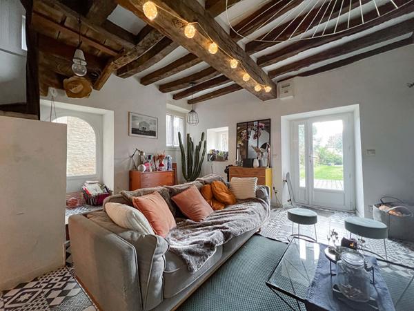 A Vendre, Maison, 7 pièces, 4 chambres, 143m2 habitable, 160m2 au sol, Coeur de Doutre, Angers, Grenier aménageable, Dépendance, Jardin