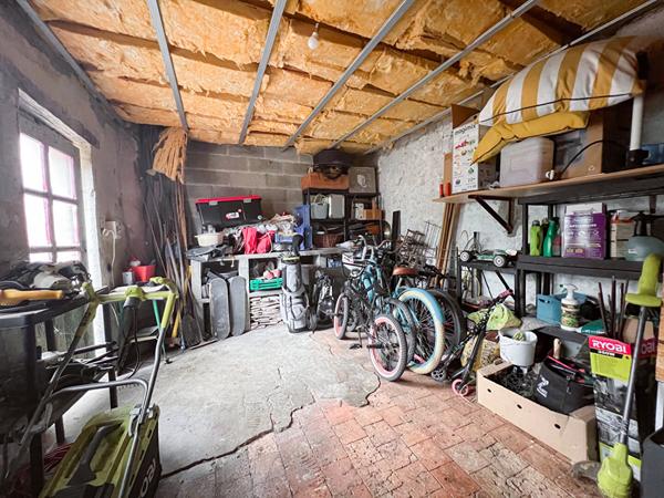 A Vendre, Maison, 7 pièces, 4 chambres, 143m2 habitable, 160m2 au sol, Coeur de Doutre, Angers, Grenier aménageable, Dépendance, Jardin