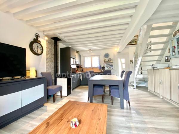 Adorable maison 3 chambres - Au calme - Village avec boulangerie- 20 minutes des plages