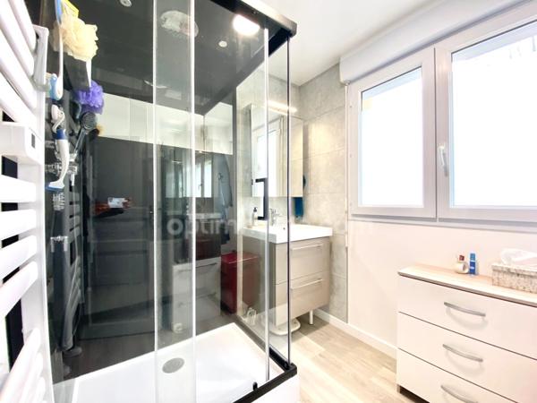 Adorable maison 3 chambres - Au calme - Village avec boulangerie- 20 minutes des plages