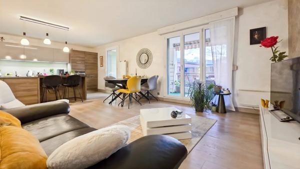 Superbe T4 Moderne avec Grande Terrasse – Proche Centre & Tramway