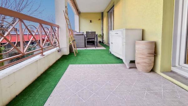 Superbe T4 Moderne avec Grande Terrasse – Proche Centre & Tramway