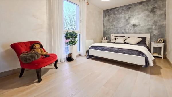 Superbe T4 Moderne avec Grande Terrasse – Proche Centre & Tramway