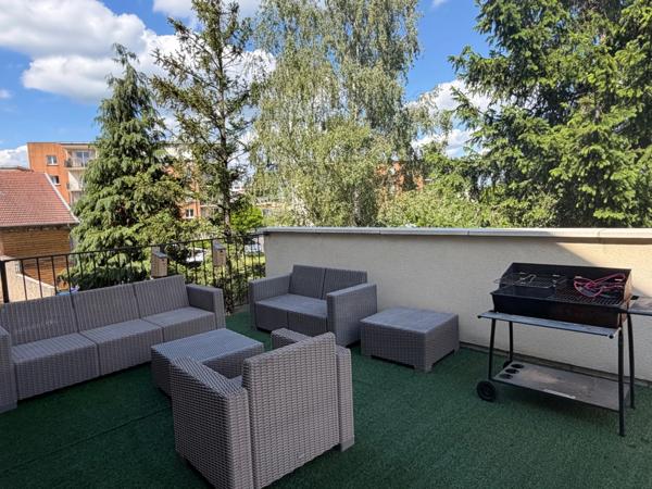 LOFT CONTEMPORAIN,  160m2, 4 CHAMBRES - TERRASSE, JARDIN AVEC PISCINE ET GARAGE