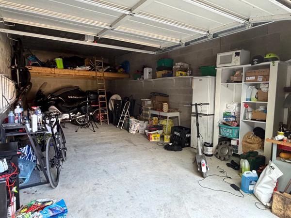 LOFT CONTEMPORAIN,  160m2, 4 CHAMBRES - TERRASSE, JARDIN AVEC PISCINE ET GARAGE