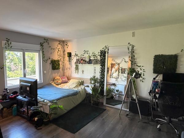 LOFT CONTEMPORAIN,  160m2, 4 CHAMBRES - TERRASSE, JARDIN AVEC PISCINE ET GARAGE
