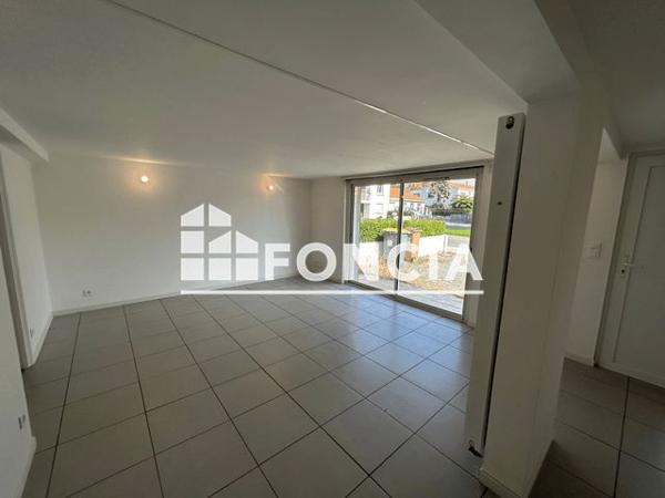 Location Appartement 3 pièces 72 m² - 32A RUE JULES VERNES Challans 85300