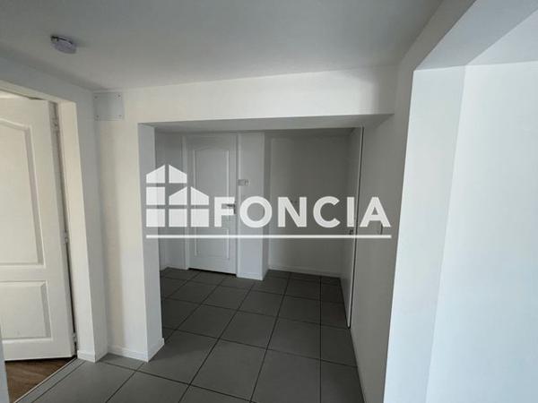 Location Appartement 3 pièces 72 m² - 32A RUE JULES VERNES Challans 85300