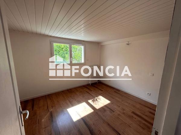 Location Appartement 3 pièces 72 m² - 32A RUE JULES VERNES Challans 85300