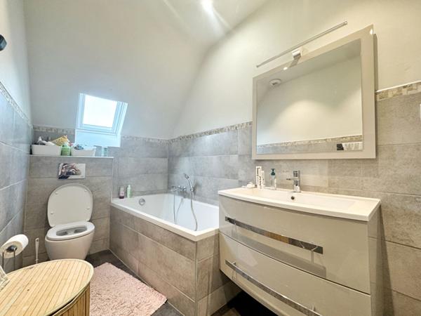 Maison Amiens 7 pièce(s) 117.91 m2 - Quartier Vallée Saint-ladre - Amiens