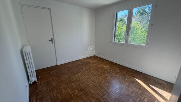 Maison individuelle 140 m² 5 pièces avec jardin - secteur Lycée International Saint Germain en Laye Loyer 3 200 €/mois **  - Référence  18386