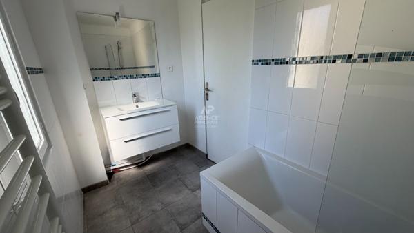 Maison individuelle 140 m² 5 pièces avec jardin - secteur Lycée International Saint Germain en Laye Loyer 3 200 €/mois **  - Référence  18386