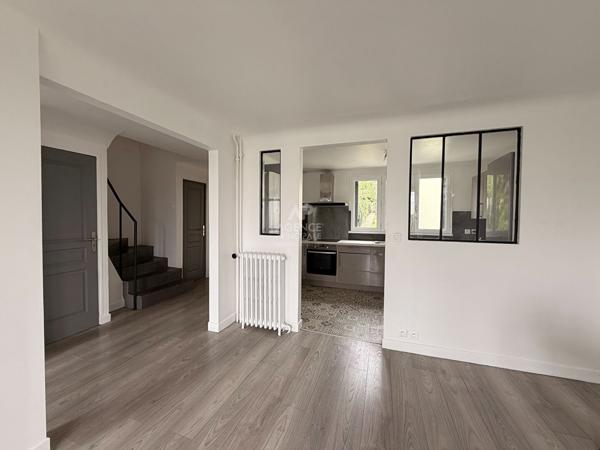 Maison individuelle 140 m² 5 pièces avec jardin - secteur Lycée International Saint Germain en Laye Loyer 3 200 €/mois **  - Référence  18386