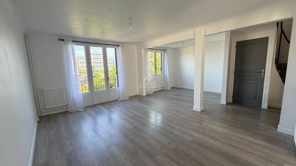 Maison individuelle 140 m² 5 pièces avec jardin - secteur Lycée International Saint Germain en Laye Loyer 3 200 €/mois **  - Référence  18386