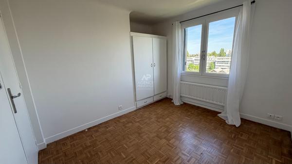 Maison individuelle 140 m² 5 pièces avec jardin - secteur Lycée International Saint Germain en Laye Loyer 3 200 €/mois **  - Référence  18386