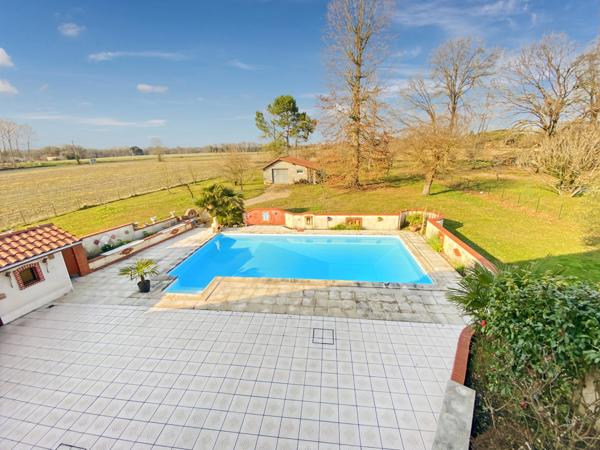 Dpt Landes (40), à vendre AIRE SUR L'ADOUR Maison landaise T5 de 130 m² habitables + 2 garages + terrasses et grande piscine sur 5209 m² de terrain, au calme