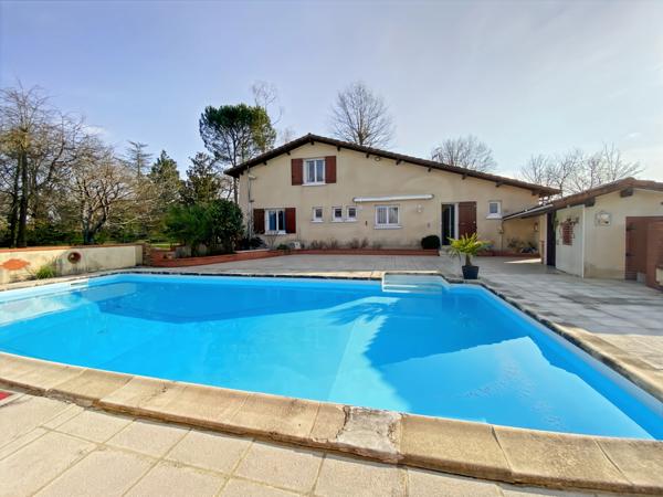 Dpt Landes (40), à vendre AIRE SUR L'ADOUR Maison landaise T5 de 130 m² habitables + 2 garages + terrasses et grande piscine sur 5209 m² de terrain, au calme