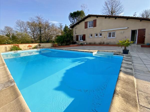 Dpt Landes (40), à vendre AIRE SUR L'ADOUR Maison landaise T5 de 130 m² habitables + 2 garages + terrasses et grande piscine sur 5209 m² de terrain, au calme