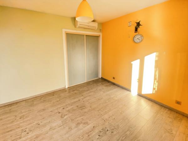 Dpt Landes (40), à vendre AIRE SUR L'ADOUR Maison landaise T5 de 130 m² habitables + 2 garages + terrasses et grande piscine sur 5209 m² de terrain, au calme