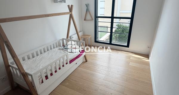 Location Maison 4 pièces 85.84 m² - Châtenay-malabry 92290