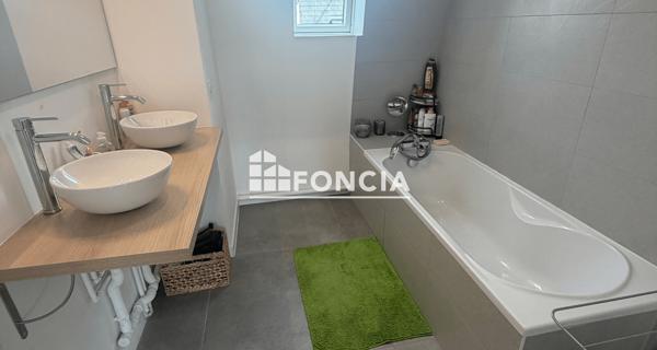Location Maison 4 pièces 85.84 m² - Châtenay-malabry 92290