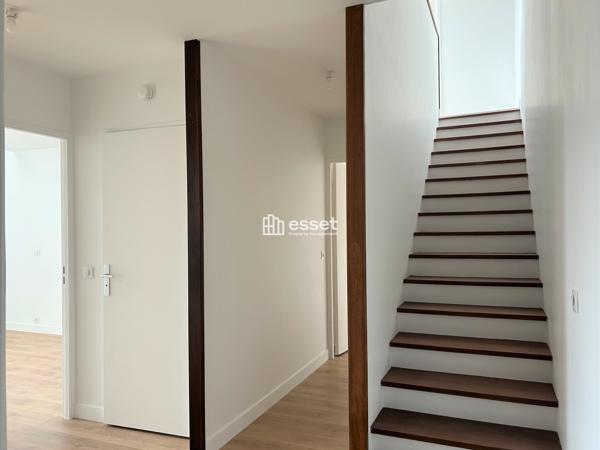 Location Appartement 5 pièces 109 m² - Paris 75012