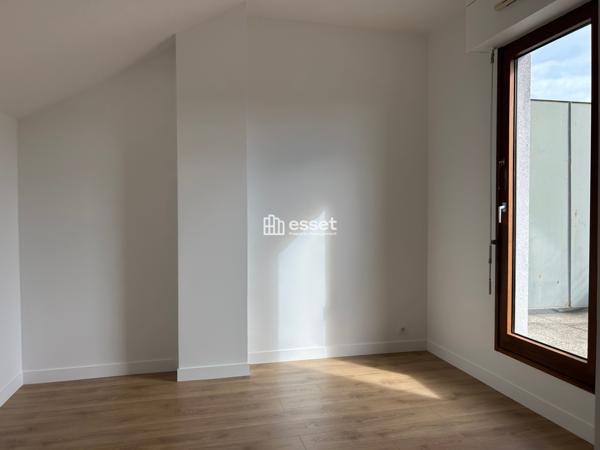 Location Appartement 5 pièces 109 m² - Paris 75012