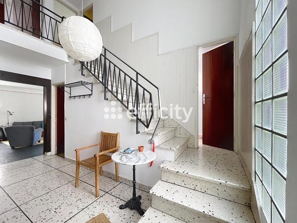 Maison
         5 pièces
        - 114 m² Exclusivité 459 000 € *