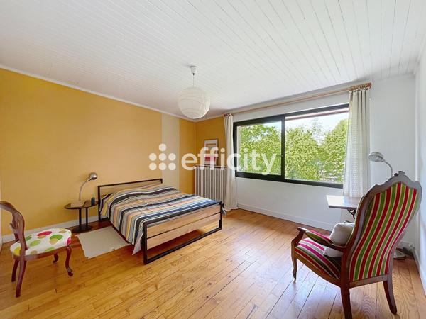 Maison
         5 pièces
        - 114 m² Exclusivité 459 000 € *