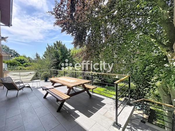 Maison
         5 pièces
        - 114 m² Exclusivité 459 000 € *