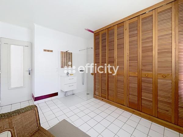 Maison
         5 pièces
        - 114 m² Exclusivité 459 000 € *