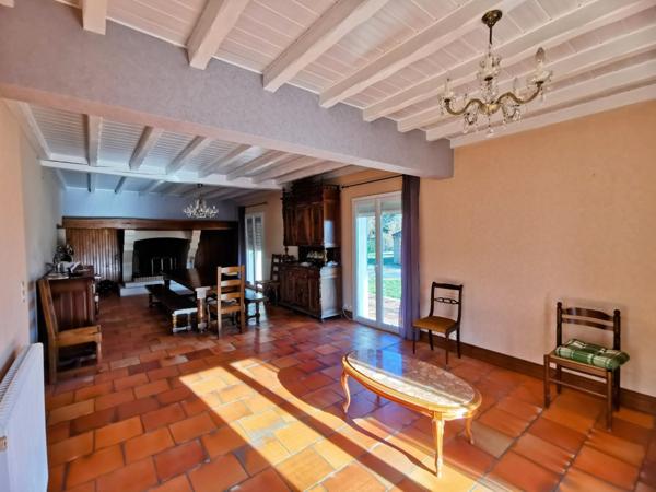 Dans secteur calme, sur beau parc arboré propriété avec belles prestations