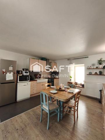 Maison COSY avec extérieur et stationnement !