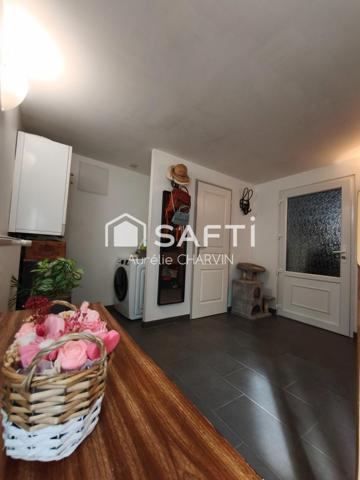 Maison COSY avec extérieur et stationnement !