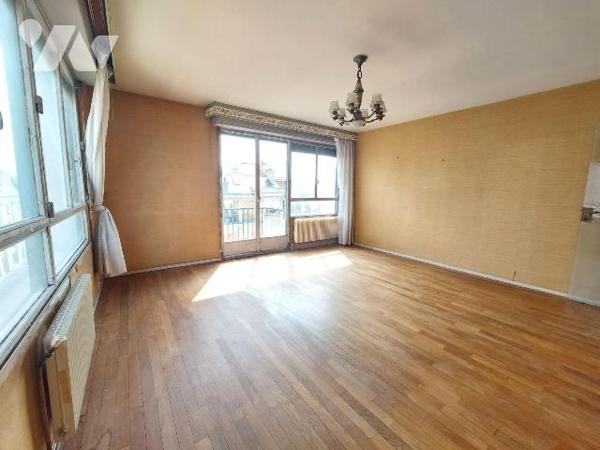A VENDRE - RENNES (35) Centre ville - Rue Jules Simon T2 + garage + cave. TRAVAUX A PREVOIR
Au...