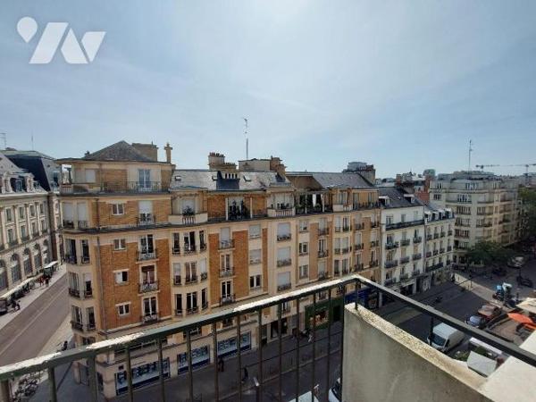 A VENDRE - RENNES (35) Centre ville - Rue Jules Simon T2 + garage + cave. TRAVAUX A PREVOIR
Au...