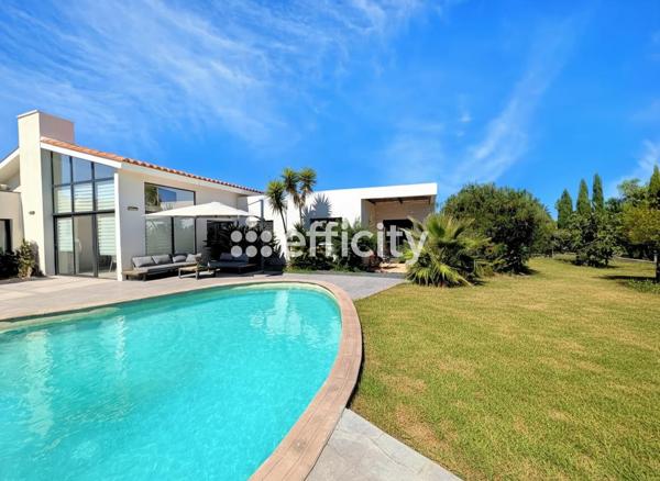 Maison
         6 pièces
        - 264 m² Bien prestige 949 000 € *