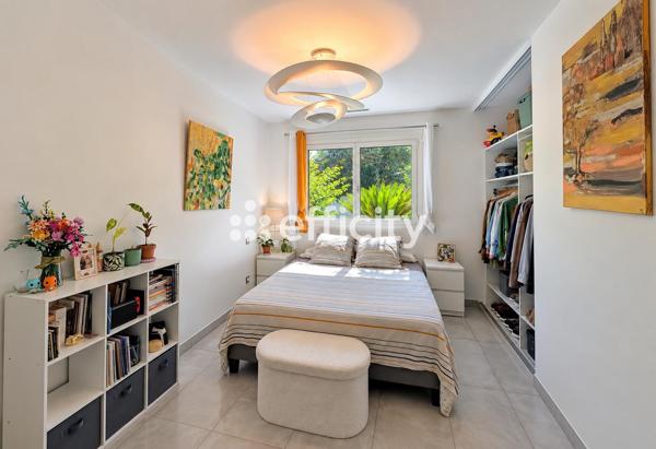 Maison
         6 pièces
        - 264 m² Bien prestige 949 000 € *